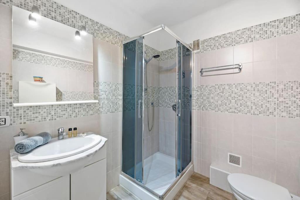 Le Landelle - Centre- Climatisation -Proche Gare Sncf Apartment Ментона Екстериор снимка