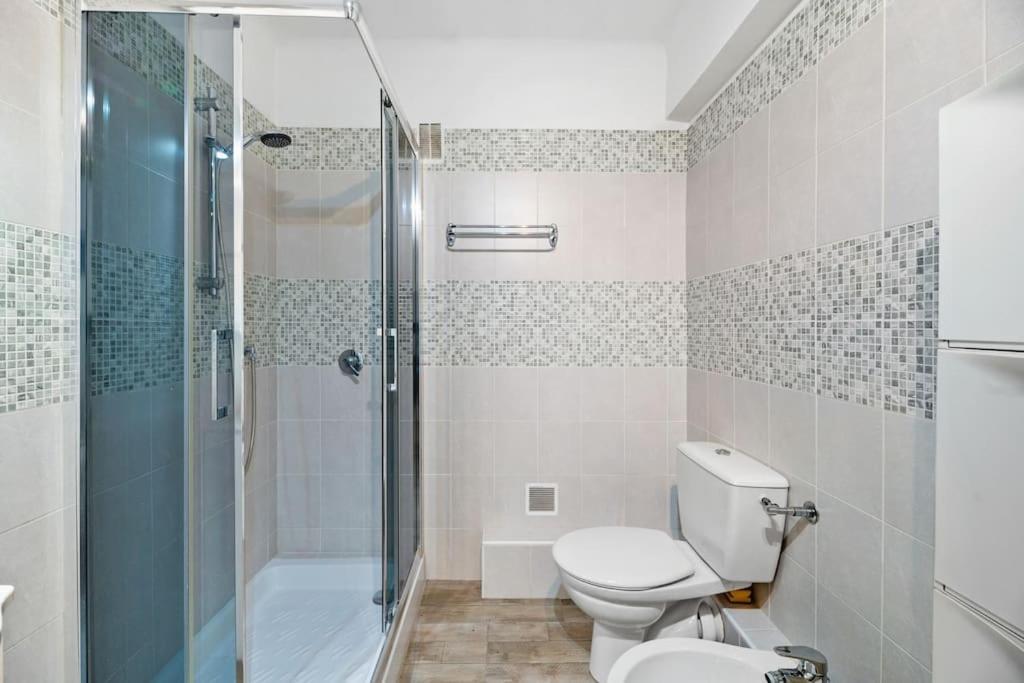 Le Landelle - Centre- Climatisation -Proche Gare Sncf Apartment Ментона Екстериор снимка
