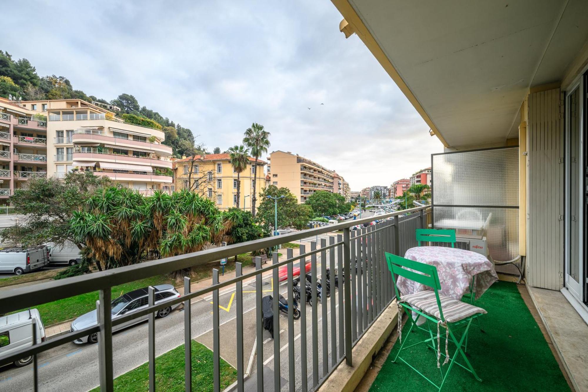 Le Landelle - Centre- Climatisation -Proche Gare Sncf Apartment Ментона Екстериор снимка